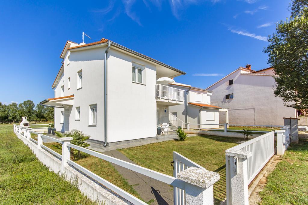 Apartments Alba Fazana Exterior photo