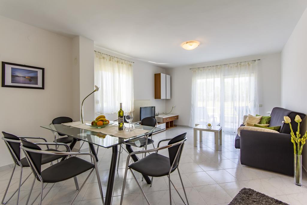 Apartments Alba Fazana Exterior photo