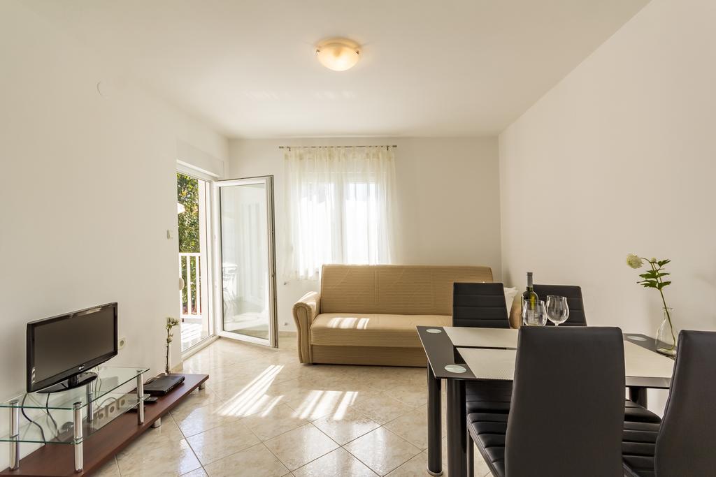 Apartments Alba Fazana Exterior photo