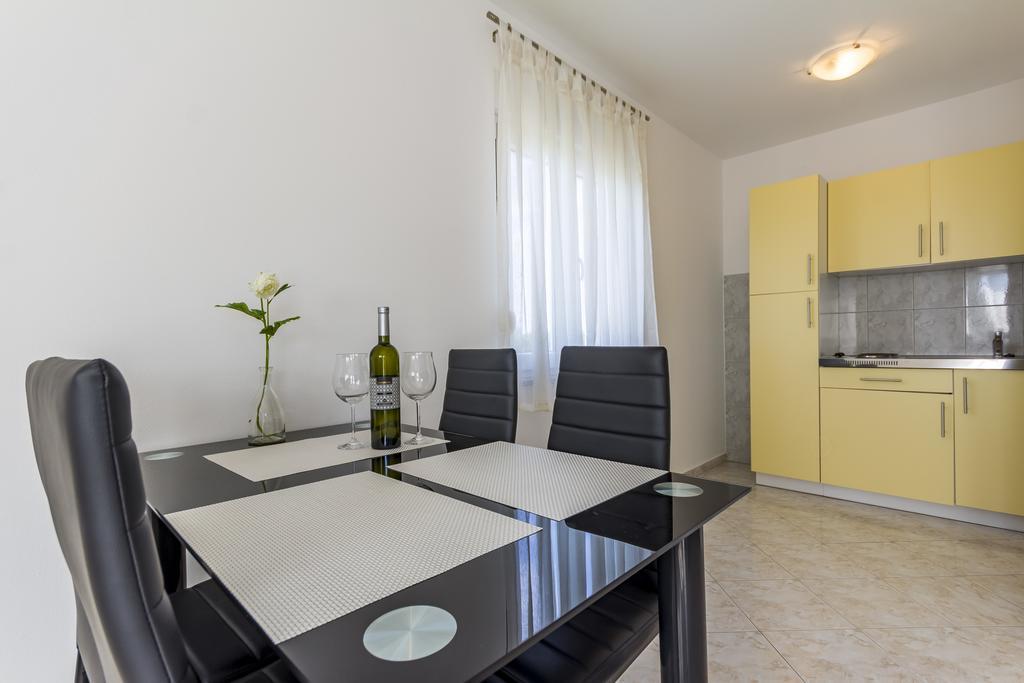 Apartments Alba Fazana Exterior photo