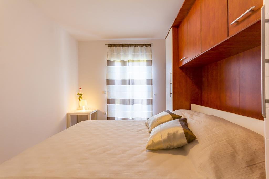 Apartments Alba Fazana Exterior photo