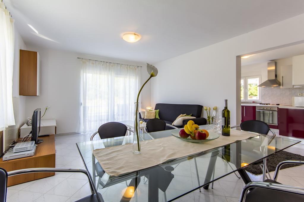 Apartments Alba Fazana Exterior photo
