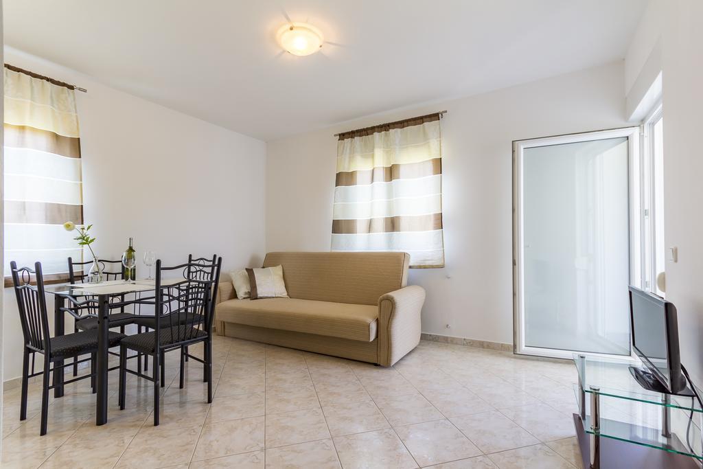 Apartments Alba Fazana Exterior photo